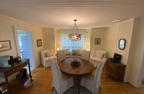 Wanchese Casa | Vintage Cottage in Wanchese