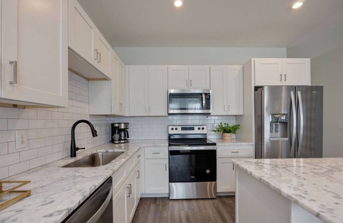 Whitebridge Casa | Vintage Couture-Audrey Hepburn Inspired – Rooftop – Sleeps 8