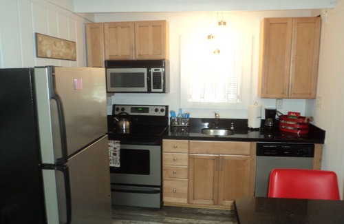 Rehoboth by the Sea Cabaña | Vintage Dog-friendly Dewey Beach Cottage - 125 steps to the beach!