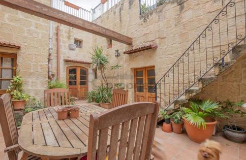 Qormi Cama Y Desayuno | Vintage Farmhouse