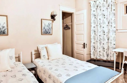 Allentown Casa | NEW & LUX: Near PPL/Dorney/SKI + FREE 1car parking