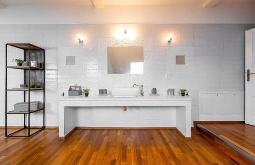 Kosice Old Town Apartamento | Vintage Industrial City Apartments