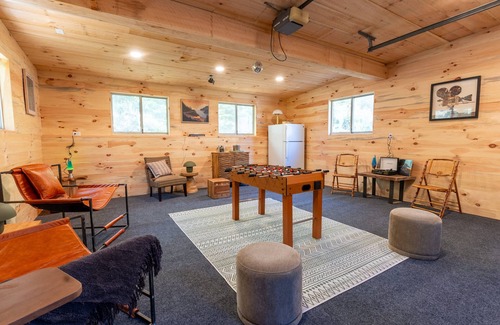 Madison Casa | Vintage-Inspired Luxury Retreat w/Hot Tub, Sauna & 1970s Garage Hangout