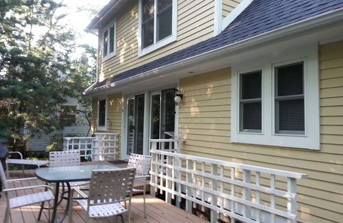 Michigan City Cabaña | Vintage Lake Michigan Beach Cottage: 4br + loft, 3ba-Sleeps 17