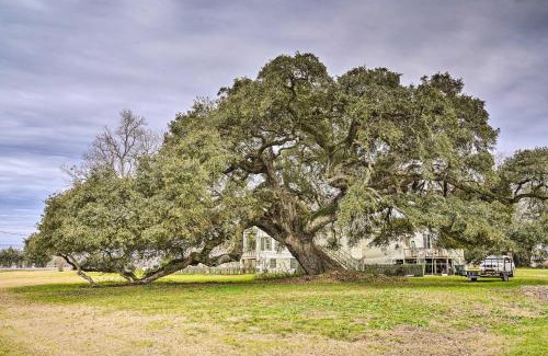 New Roads Casa | Vintage Louisiana Vacation Rental Home