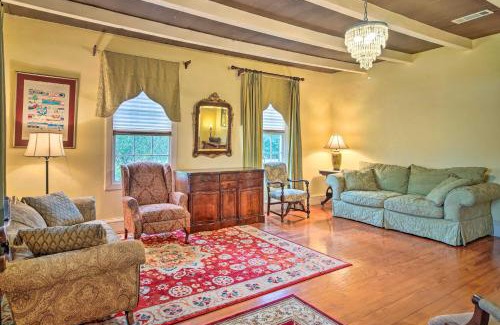 New Roads Casa | Vintage Louisiana Vacation Rental Home