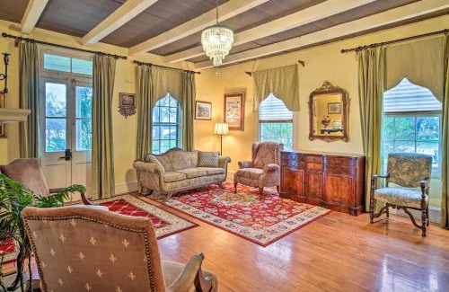 New Roads Casa | Vintage Louisiana Vacation Rental Home