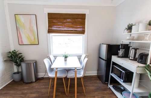 Woodbine Apartamento | Vintage Modern Apartment in the Heart of Nashville