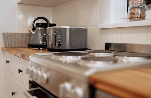 Olinda Casa | Vintage Olinda Cottage with a Touch of Modernity & Cafes Walking Distance