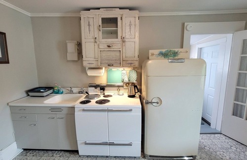 Mount Airy Apartamento | Vintage One Bedroom with Living/Kitchen