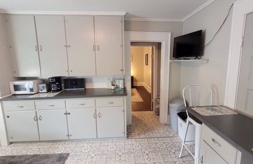 Mount Airy Apartamento | Vintage One Bedroom with Living/Kitchen
