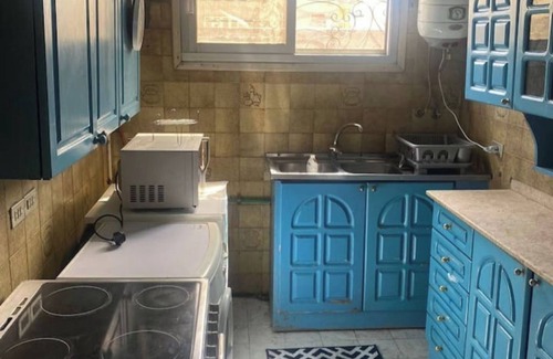Taqseem Laselky Apartamento | Vintage Retreat with Rooftop Oasis