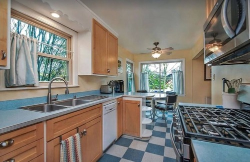 Memorial Hospital Neighborhood Apartamento | Vintage Retro 1BR Near Downtown Santa Rosa