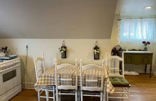 Wildwood Crest Apartamento | Vintage spirit, clean, open, airy, room to relax