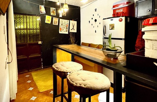Antigua Guatemala Apartamento | Vintage Stay in Antigua with Balcony & Terrace. Pet Friendly