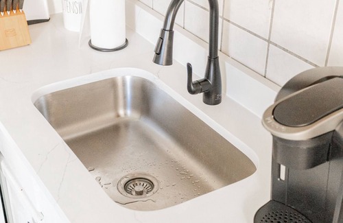 Rogers Park Casa | VintageLoversEscape|Homey|Stylish1BR|CloseToBeach