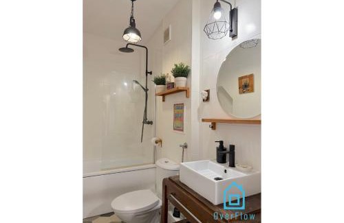 Wrzeszcz Casa | Vinyl Room - Charming Place, 15 Minutes to Gdańsk Old Town & Seaside