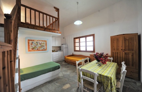 Xanthi Region Villa | VIOLA. Acceso al mar desde el parque privado. Vista privilegiada del Egean.