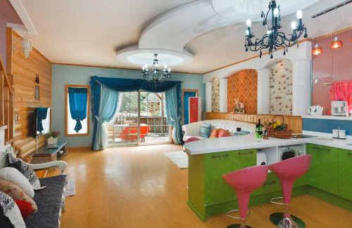 Dunnae Casa | Violin Pension