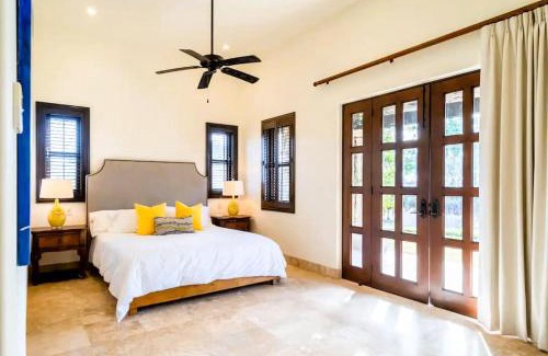 San Jose del Cabo Casa | VIP Beach Club Pool, Floor-to-Ceiling Views