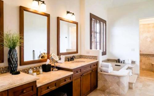 San Jose del Cabo Casa | VIP Beach Club Pool, Floor-to-Ceiling Views