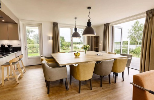 Municipality of Emmen Casa | VIP-Cottage für 12 Personen