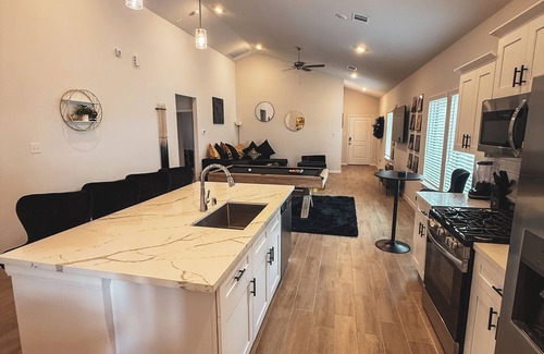 Cypress Casa | VIP Lounge- Luxe+ Private Sauna