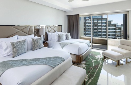 Palmilla Complejo | VIP Member Access 💎Luxe 3BR Oceanfront 🌊 Wraparound Terrace w/Jacuzzi ✨4198ft²