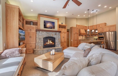 Olympic Valley Apartamento | VIP Palisades Lodge Condo A+ Views Pools Hot-Tubs