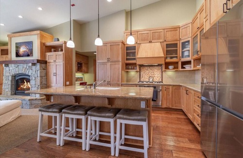 Olympic Valley Apartamento | VIP Palisades Lodge Condo A+ Views Pools Hot-Tubs
