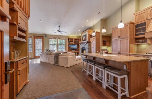 Olympic Valley Apartamento | VIP Palisades Lodge Condo A+ Views Pools Hot-Tubs