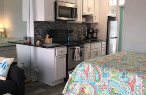 Virginia Beach Apartamento | Virginia Beach Oceanfront Studio, Boardwalk, Balcony, Beach, Pool