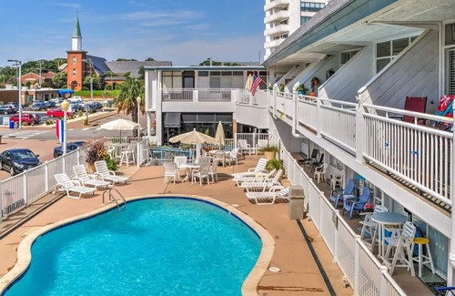 Virginia Beach Apartamento | Virginia Beach Oceanfront Studio, Boardwalk, Balcony, Beach, Pool