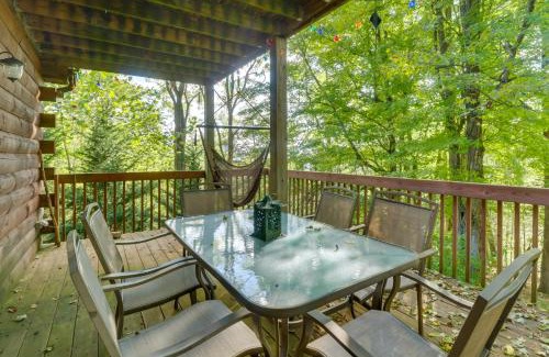 Fulks Run Casa | Virginia Mountain Cabin with Decks and Fireplaces