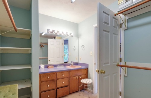Cave Spring Casa | Virginia Retreat w/ Deck, 7 Mi to Downtown Roanoke