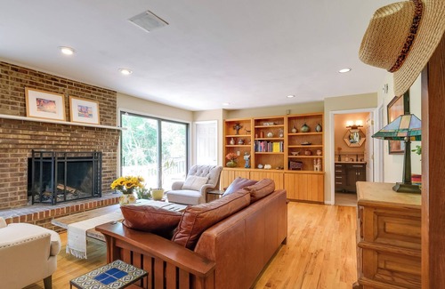 Cave Spring Casa | Virginia Retreat w/ Deck, 7 Mi to Downtown Roanoke