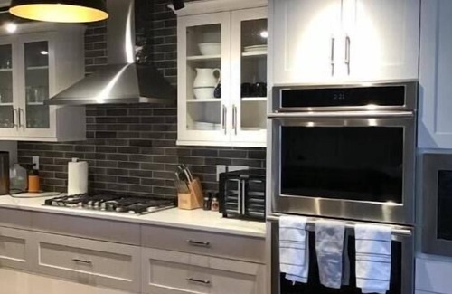Simmonsville Otro | VIRGINIA TECH FAMILIES - 200 YEAR OLD FARMHOUSE