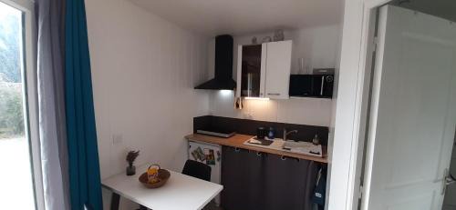 Saint-Leger-les-Vignes Casa | Virginie & Yann