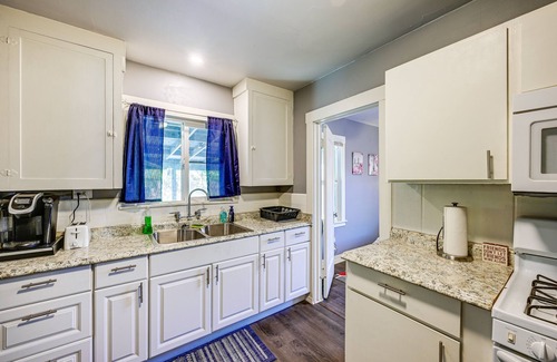 Visalia Cabaña | Visalia Vacation Rental Near Sequoia National Park