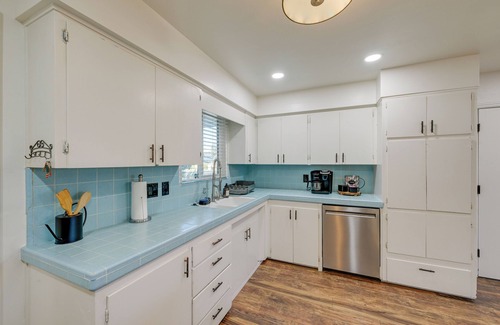 Visalia Cabaña | Visalia Vacation Rental w/ Yard: 1 Mi to Downtown