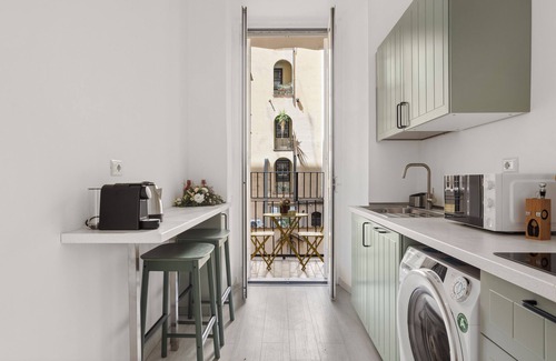 Prati Apartamento | Visconti58 Boutique House: Modern Apartment With Balcony Near St. Peter