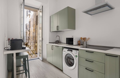 Prati Apartamento | Visconti58 Boutique House: Modern Apartment With Balcony Near St. Peter