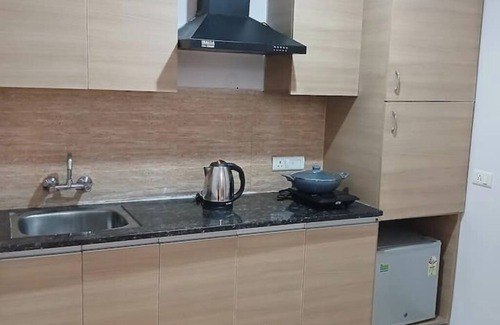 Vrindavan Apartamento | Vishraam:Studio flat Fully loaded in posh Society