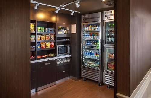 South Lowell Apartamento | Visit Lowell Memorial Auditorium! Pet-friendly Property, Onsite Parking!
