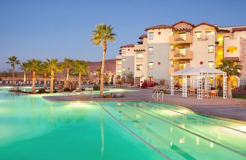Cibola Vista Apartamento | Visit the amazing Red Rock Formation in this beautiful 1BD condo with amenities