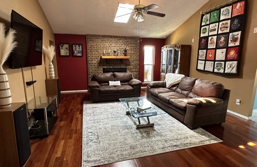 Allen Casa | Visit the Eagle's Nest for the Comforts of Allen