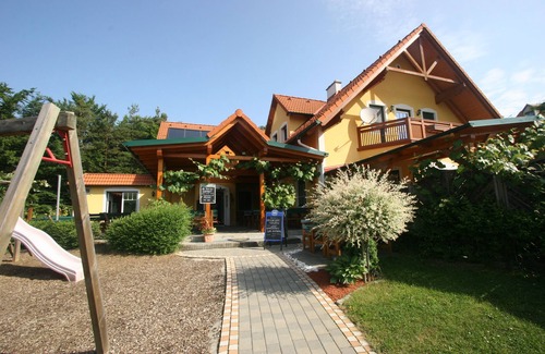Loipersdorf bei Fuerstenfeld Apartamento | UN INVITADO AL GANADOR en la región termal y vinícola