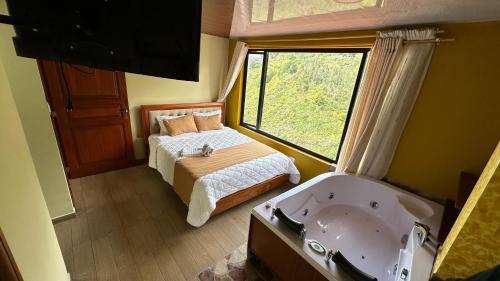 Banos de Agua Santa Hotel | Vista a las 3 Maravillas de Baños