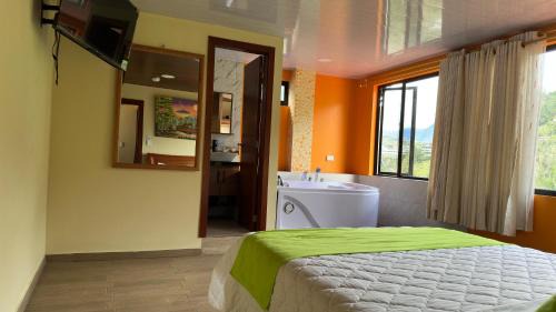 Banos de Agua Santa Hotel | Vista a las 3 Maravillas de Baños
