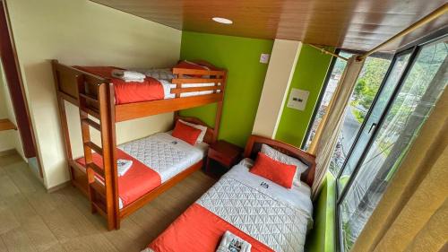 Banos de Agua Santa Hotel | Vista a las 3 Maravillas de Baños